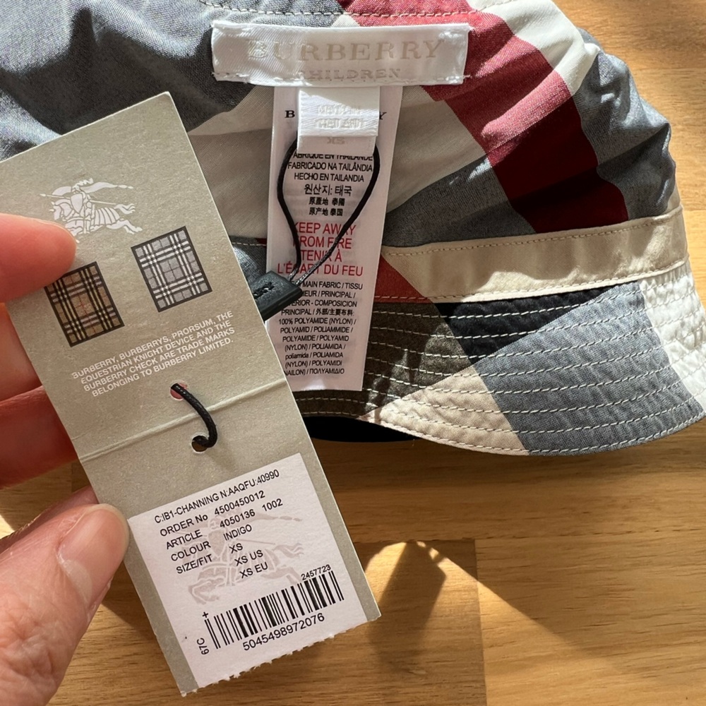 NWT Burberry baby hat, size XS - Picture 3 of 7